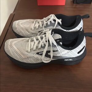 Brooks Revel Athletic Shoes - Black and White